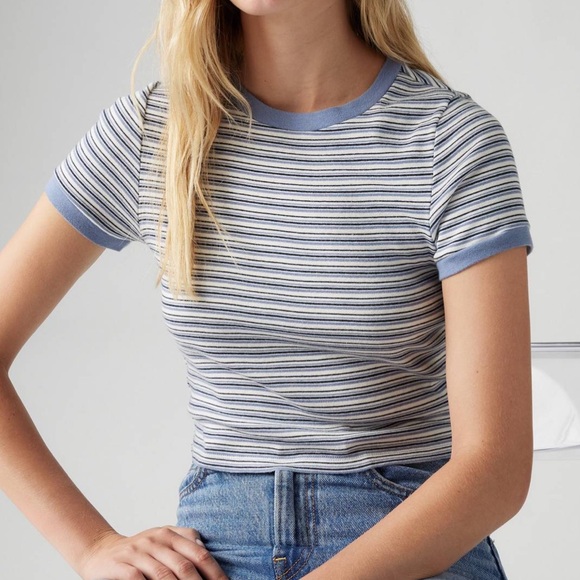 Levi's Tops - Levi’s essential sporty ringer tee